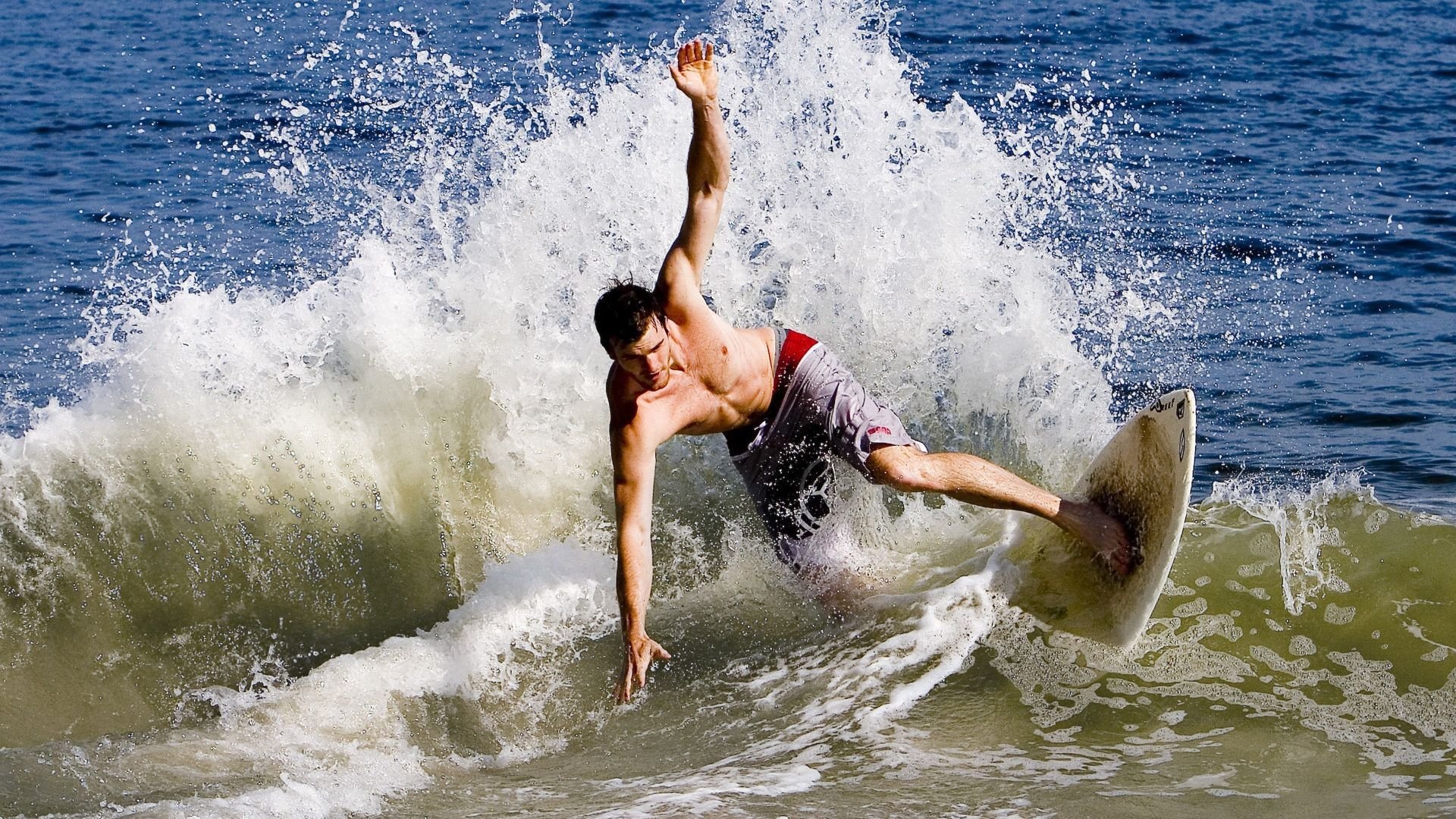 TheShy关键节点关键助攻，巴塞罗那带队取胜！