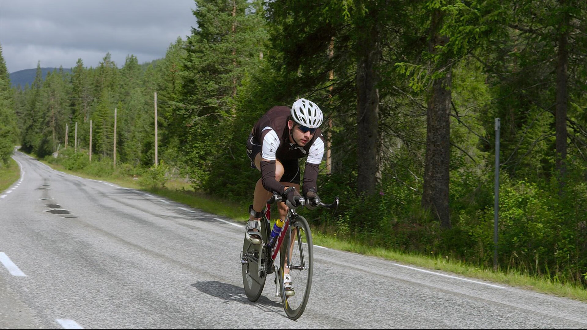 哈兰德回归赛场，挺进下一轮首场状态亮眼，掘金观众沸腾！